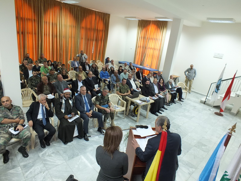 الحضور في حفل التوقيع في مبنى بلديىة مرجعيون - صورة مايا العشي – مرجعيون