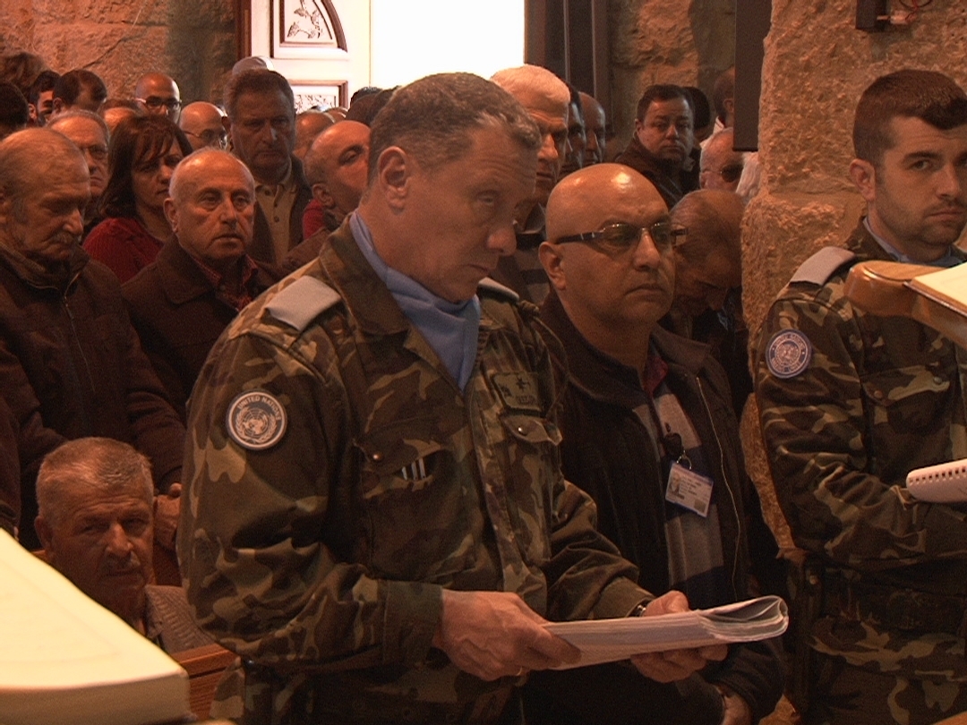 الجنرال الاسباني اولموز يشارك في قداس مار مارون