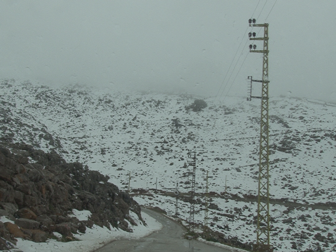 الثلوج تغطي قرى العرقوب