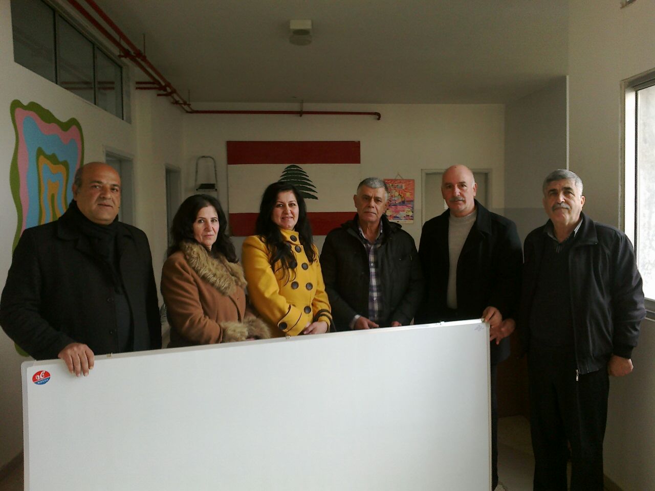 الحزب التقدمي اﻹشتراكي واﻹتحاد النسائي التقدمي قاما بتقديم ألواح  White board marker مع متمماتها الى مدرسة الرسمية للصبيان (حاصبيا) تسليمهم الى 