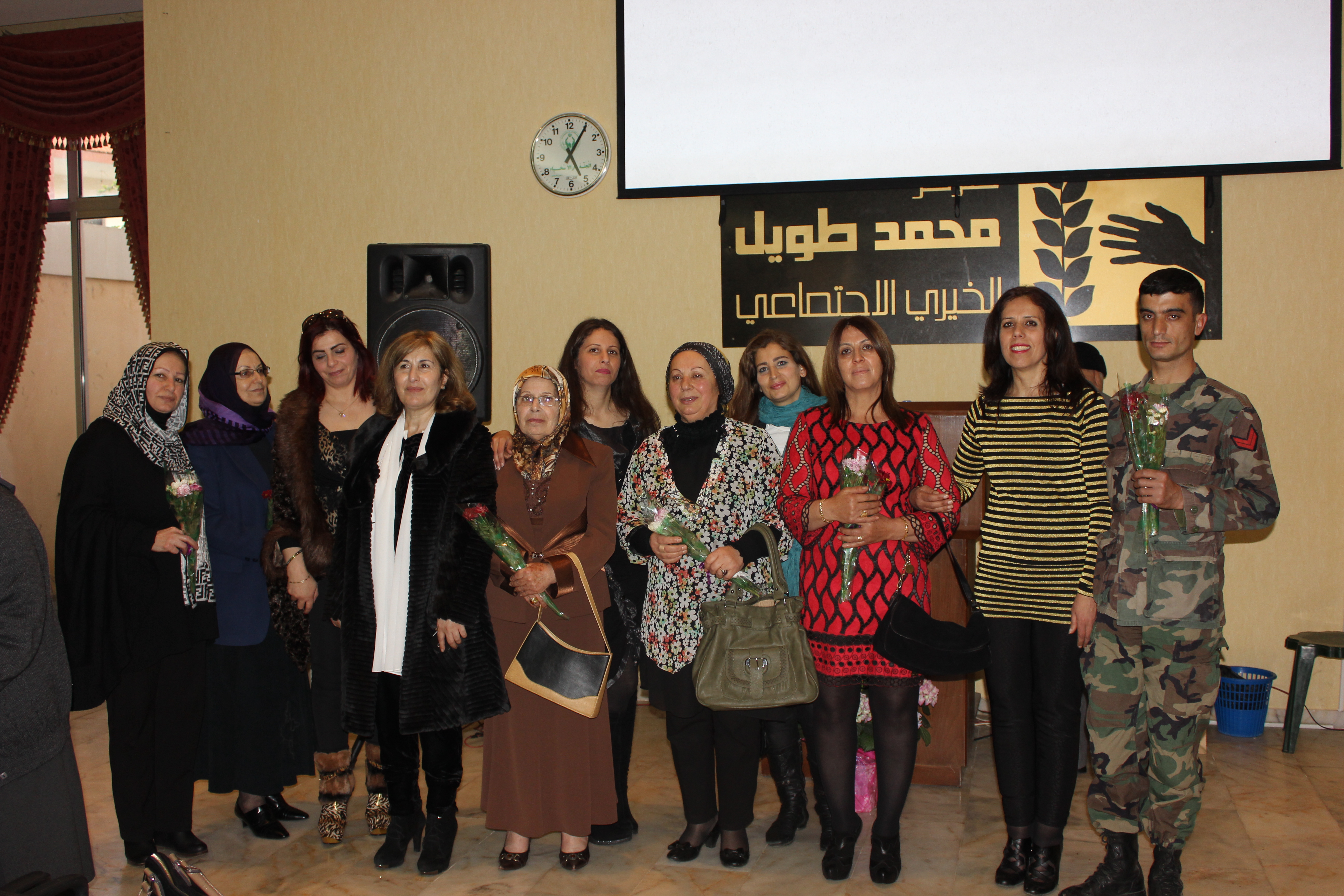 كعادتهما في كل سنة، واكراما للامهات في عيدهن، تقيم جمعية مركز محمد طوبل الخيري الإجتماعي وجمعية سيدات الخيام للتنمية حفل كوكتيل