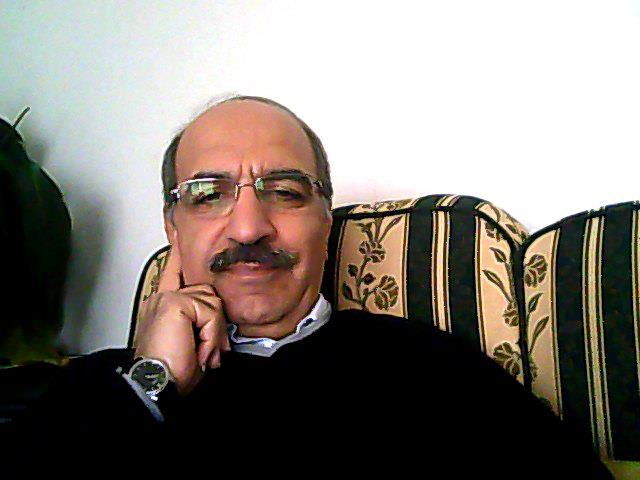 الشاعر أمين الشيخ علي: أمي.. اليوم سأزرع وردتين وأكتب لك قصيدتين وسأمسح دمعي بمنديلك الأبيض. سلام عليك، سلام لك، ولكل الأمهات ألف سلام