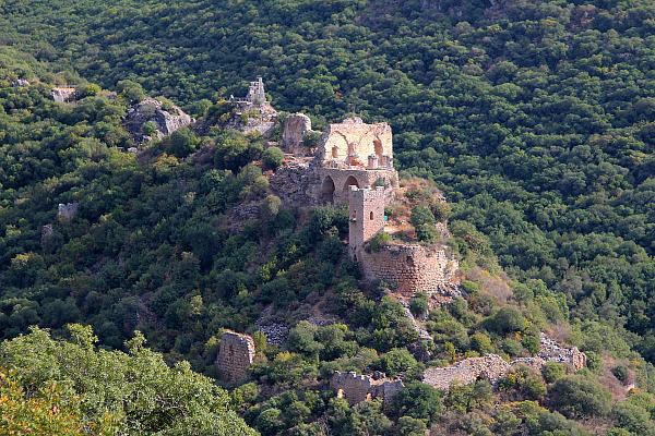 قلعة أثرية في الجرمق