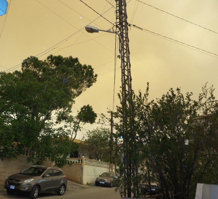 الطقس المغبرّ، المائل الى اللون الاصفر، تصاحبه رياح قوية، يسيطر على منطقة مرجعيون