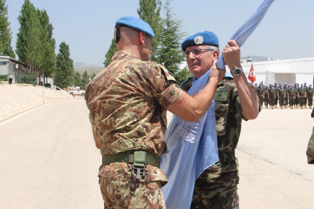 خلال حفل التسليم والتسلم في قيادة القطاع الشرقي في اليونيفيل التي جرت بين قائد القطاع المغادر الجنرال انطونيو رويث اولموس، وخلفه القائد