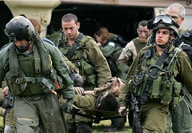 كأنّي بالعدوّ أراه مُتّكلًا عليْنا الآنْ إذا بالأمْس جرّعْناه أقْداحًا من الخذلانْ