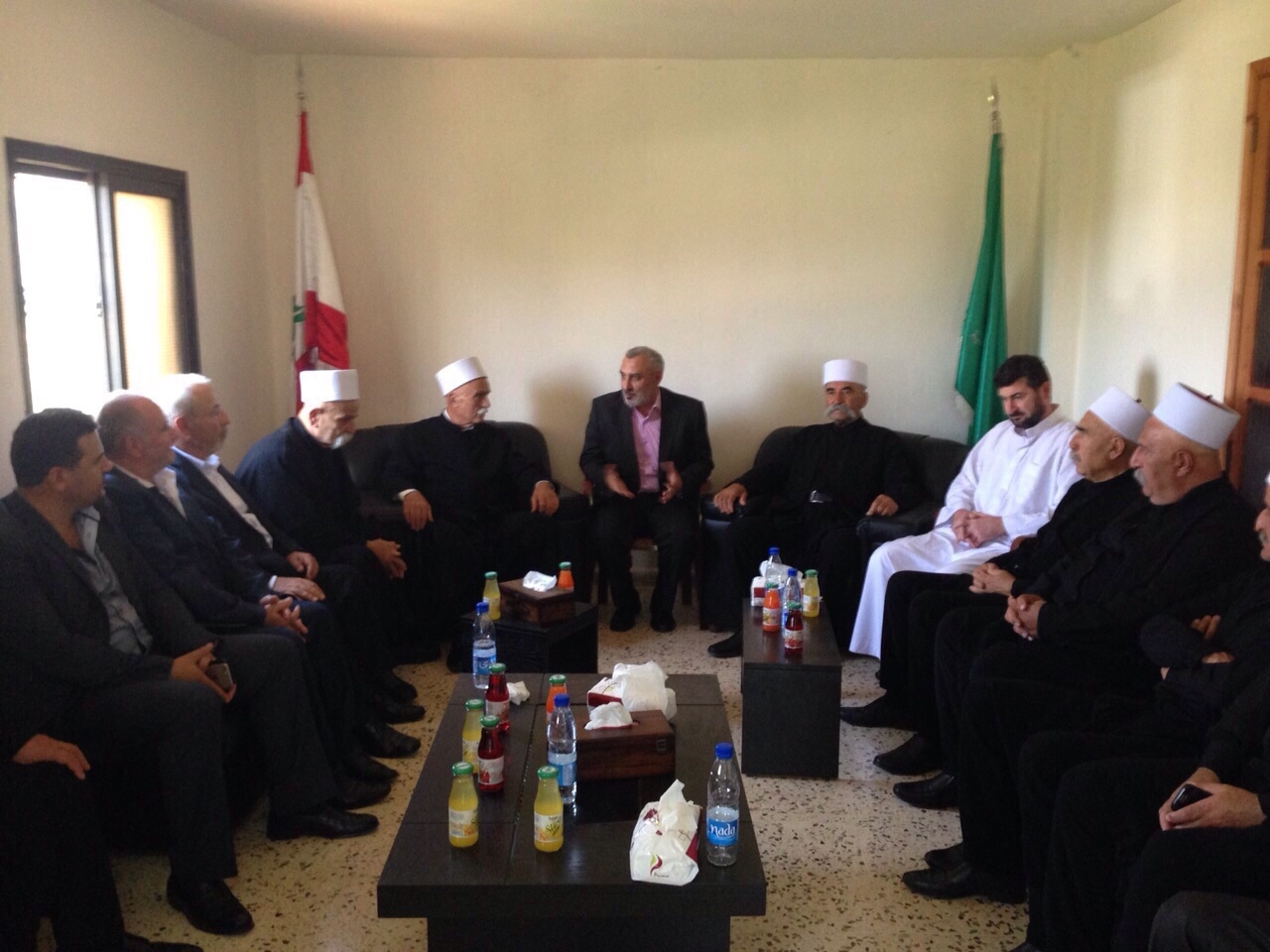 النائب قاسم هاشم مستقبلا وفد فاعليات حاصبيا في دارته في شبعا