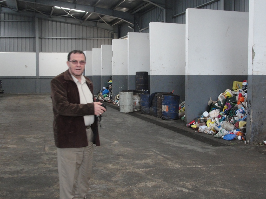 الرئيس علي زريق.. عمل على تأمين الأرض والرخص وتلزيم التعهدات وشق الطرق وتأمين إمدادات المياه والكهرباء ومتابعة عملية بناء وتجهيز المعمل