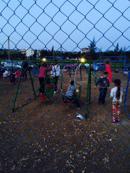 جانب من النشاطات الترفيهية في محيط نبع الدردارة (ماري مارون)