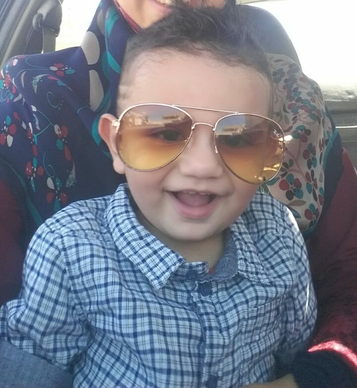 الطفل علي الجواد، صاحب الابتسامة المشرقة، إلا أمانة ارتقت إلى باريها سبحانه، ولا نملك إلا المواساة لذويه ولكافة أهالي الهبّارية والخيام