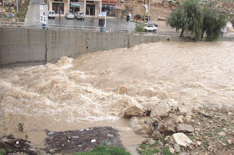 مياه نبع الطاسة الشتاء الفائت التي ذهبت هدراً لتعطش المنطقة صيفاً (عدنان طباجة)