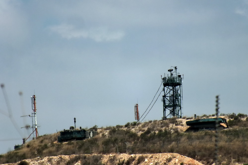 - أنظمة مراقبة متطورة في موقع متقدم على الحدود مع لبنان - صورة مايا العشي - مرجعيون 