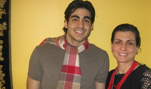 والدة سلام نصّار، السيده زينة: الهدف من الحفل الخيري هو خلق نقاش في المجتمع لتشجيع الشباب على الحوار والحديث عن الصحة النفسية...