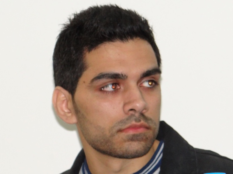 الشاعر محمد مخزوم: سقط القناع أيا شياطين الممالك والقصورْ وكشّفت عمّا تخبّئه الصّدورْ