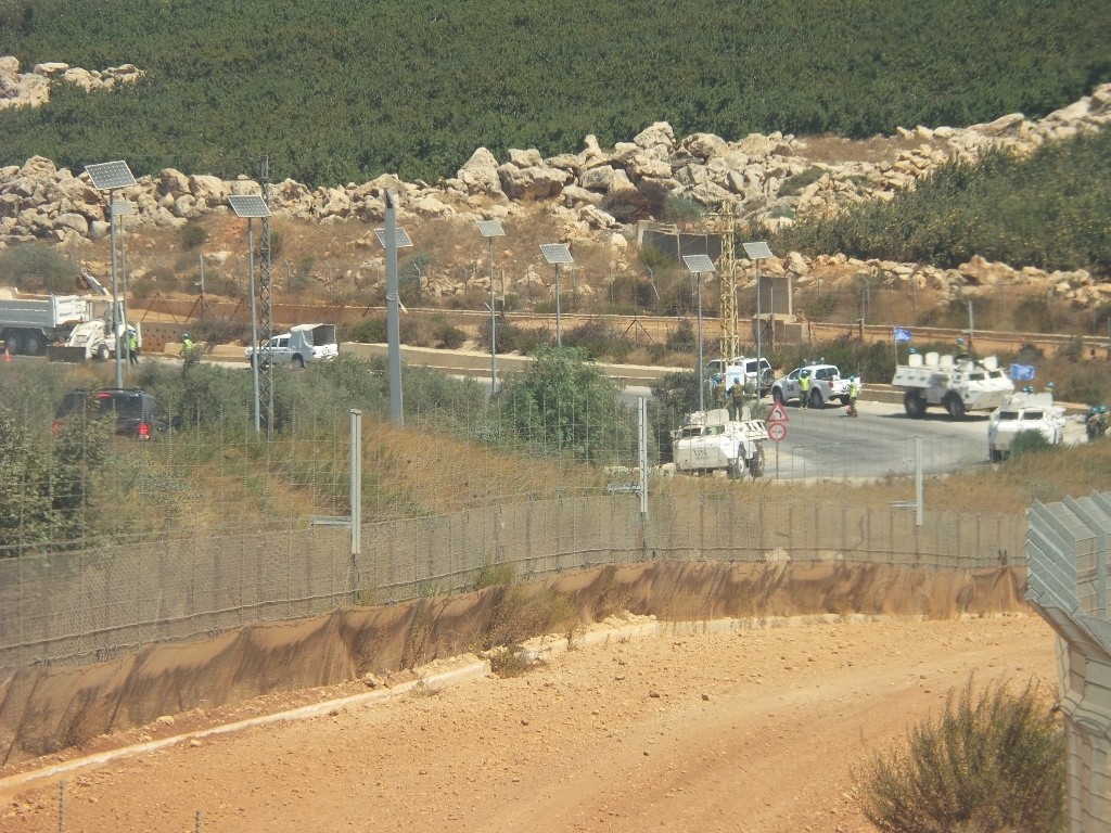 انتشار لليونيفيل اثناء عملية تنظيف البركة