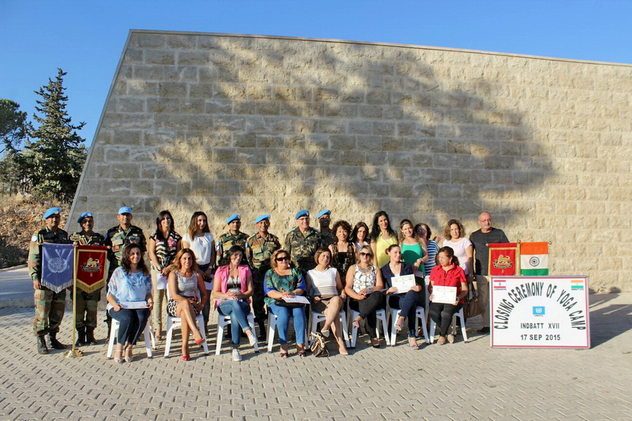 - صورة تذكارية للمشاركات بدورة اليوغا في إبل السقي - صورة مايا العشي – مرجعيون