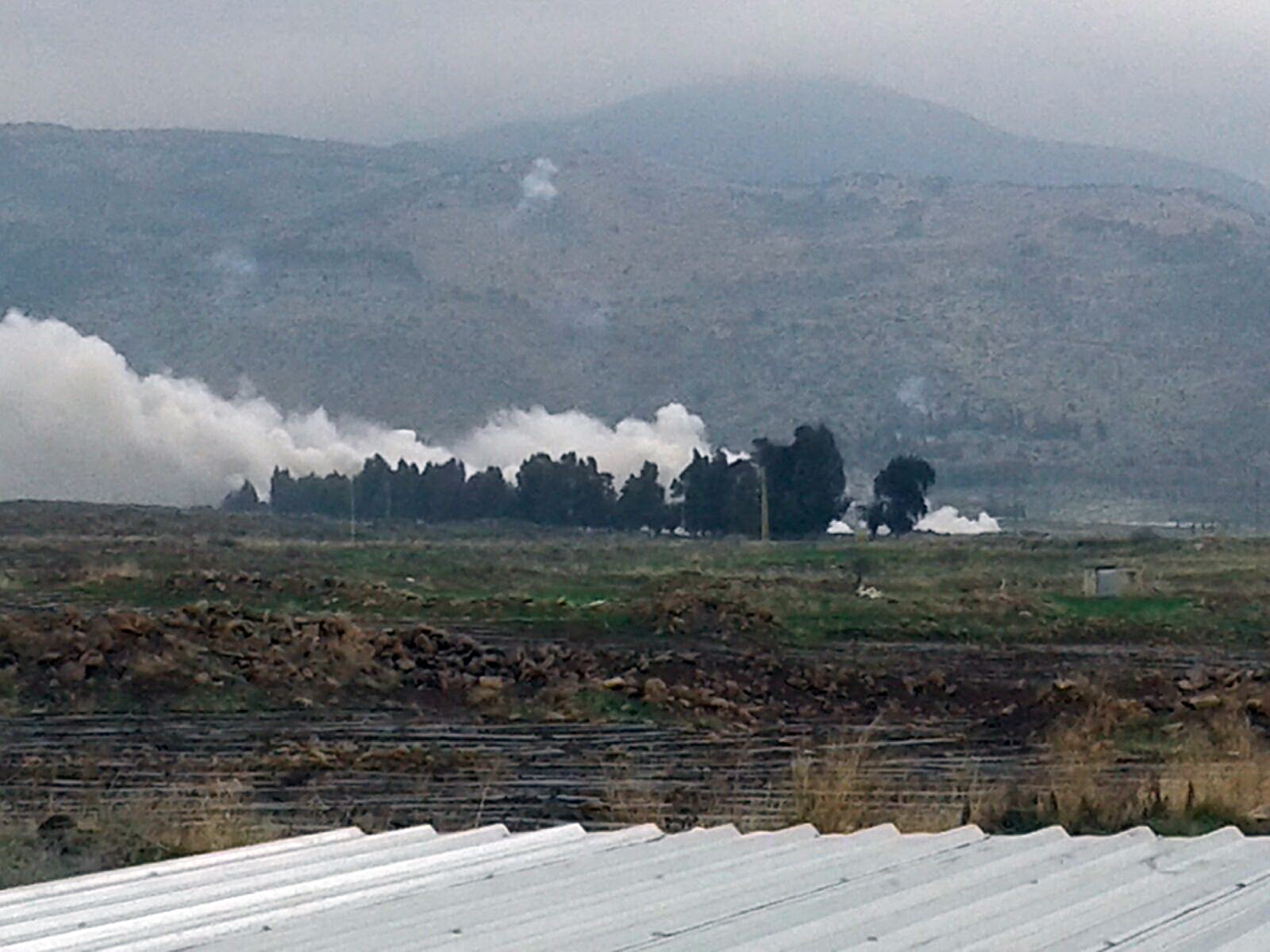القصف الإسرائيلي بمدافع الميدان والقذائق الفوسفورية والإنشطارية- صورة مايا العشي - مرجعيون