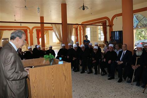 النائب أنور  الخليل متحدّثاً في عين جرفا