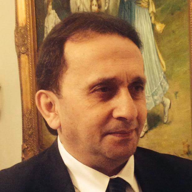 المحلل السياسي والمتابع الإعلامي نبيل هيثم: اشتباك الرئاستين يؤكد ان البلد امام ازمة سياسية كاملة المواصفات،