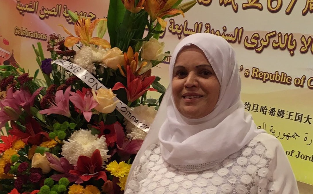 الكاتبة وفاء محمد علي ابو عباس: نحن جيل لم  تتعلق قلوبنا لغير والدينا ولم نبك خلف المربيات عند سفرهم