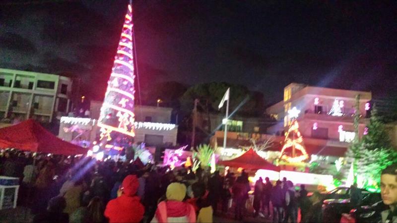 زينة الميلاد في القرى الحدودية (طارق ابو حمدان)