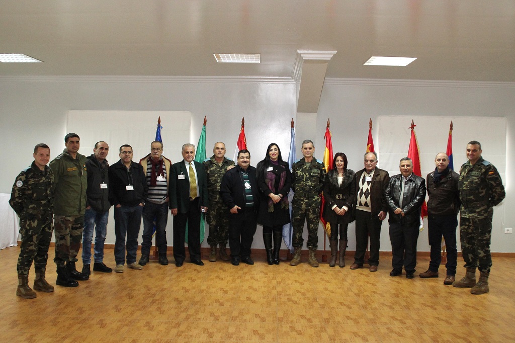 إعلاميو مرجعيون - حاصبيا في صورة تذكارية مع قائد القطاع الشرقي وعدد من الضباط