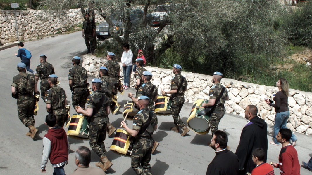 وفرقة موسيقى الوحدة الأسبانية عزفت مقطوعات في مسيرة درب الصليب - صورة مايا العشي – مرجعيون