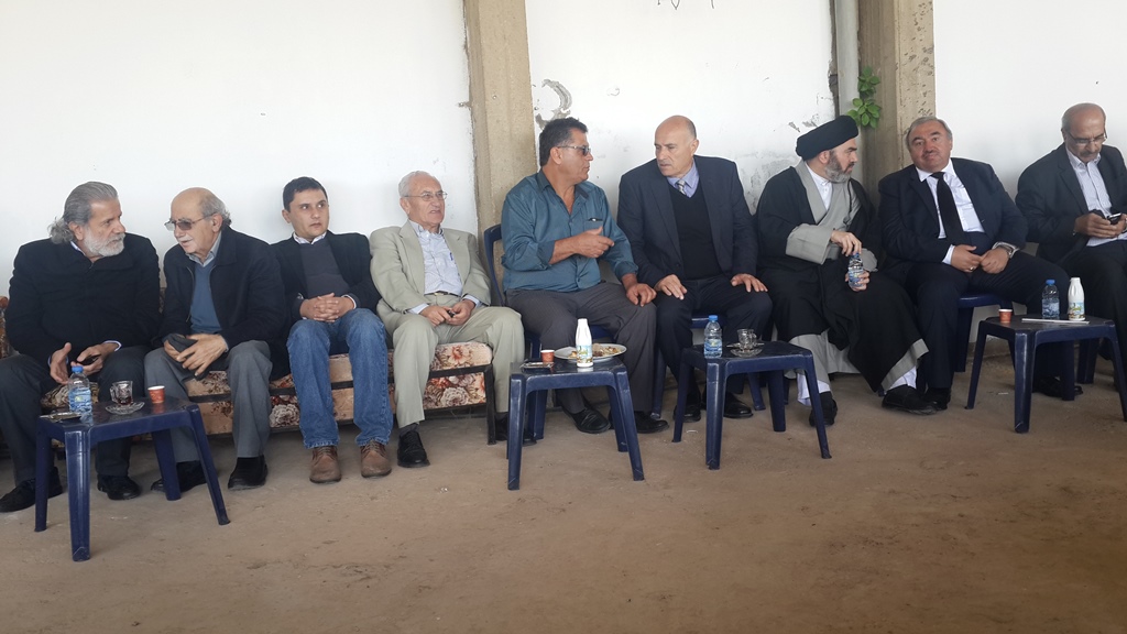 خلال تقبُّل التعازي في الخيام