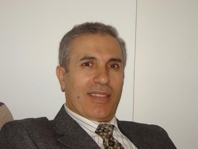 الكاتب عزت رشيدي (ناشط ثقافي واجتماعي وعضو المجلس البلدي في الخيام)