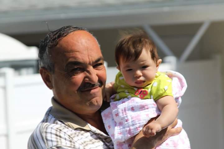 أعتذر منك يا أبي لأنّي كسرت ظهرك ولوّنت حياتك بلون الحزن