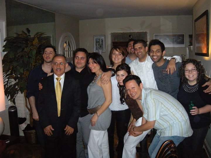 أعتذر من أصدقائي وجيراني ومن كل اللذين عرفتهم وعرفوني