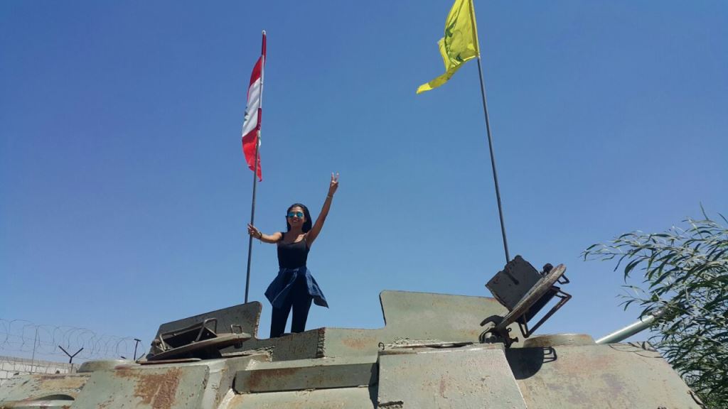 صبية مناصرة للمقاومة وفخورة بها.. لكن لها قناعاتها في الحياة الإجتماعية وبطريقة عيشها