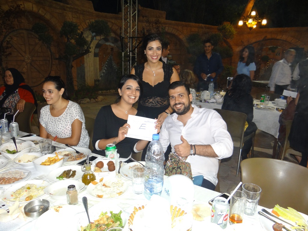 المهندس باسم عزت رشيدي وخطيبته.. إبتسم لهما الحظ وربحا تذكرة طائرة