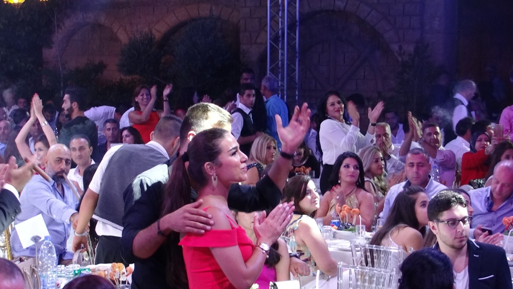 جمهور رائع في الحفل الذي نظمه عماد قانصو مطلع هذا الشهر في البحصاصة حيث نفذت كل البطاقات قبل  أيام من الحفل