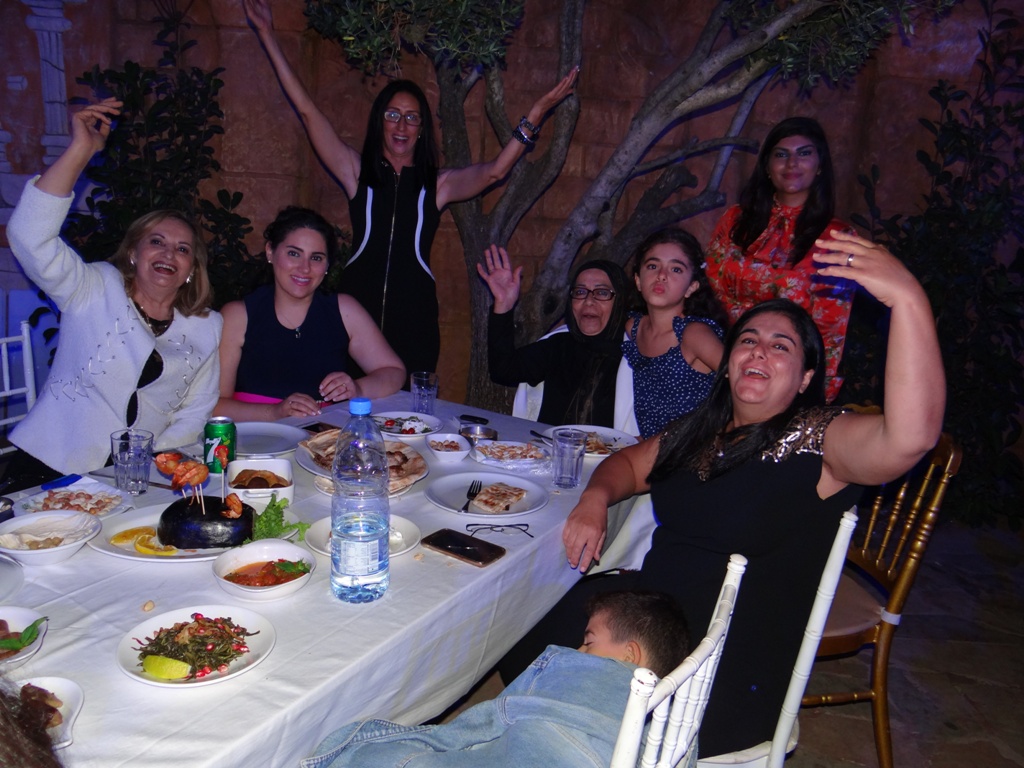 جاؤا من الخيام..