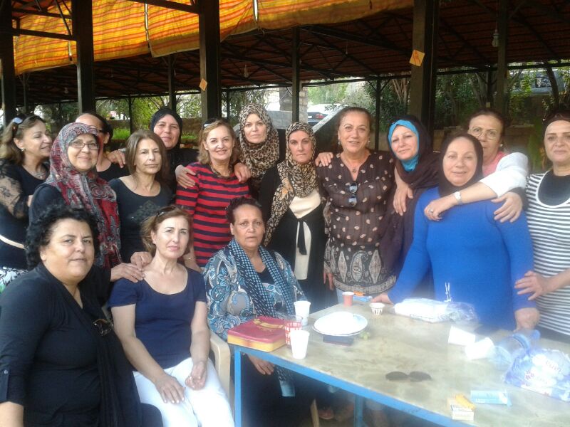 وسّعي دائرتك الاجتماعية.. قابلي الآخرين بابتسامة، وكوني ودودة معهم، وأخبريهم أنك استمتعت بصحبتهم بالفعل