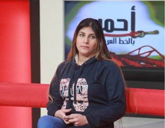 القصة بدأت قبل سنة، حين استضاف مالك_مكتبي الشابة زينب بلوط