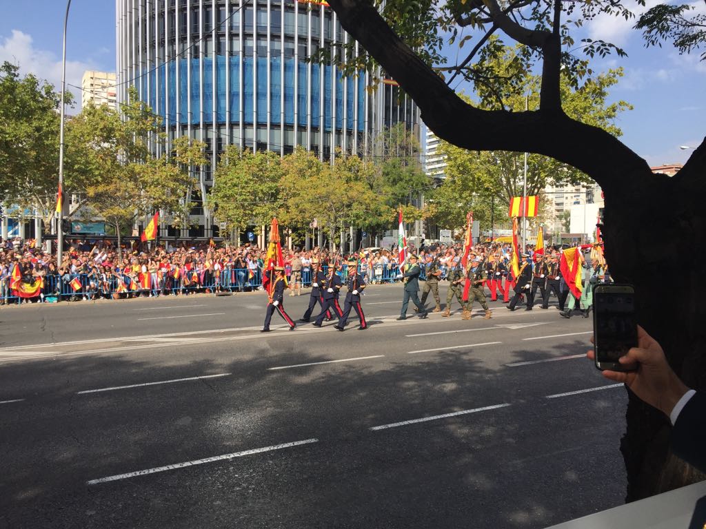العلم اللبناني في مقدمة  العرض العسكري للجيش الاسباني في العيد الوطني لاسبانيا