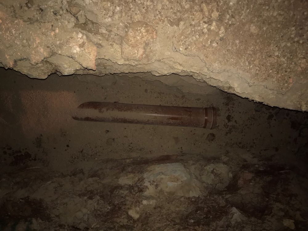 فساطل 8 إنش جرى تنفيذها في حيّ القلعة.. كم سيستغرق من الوقت لانسدادها؟