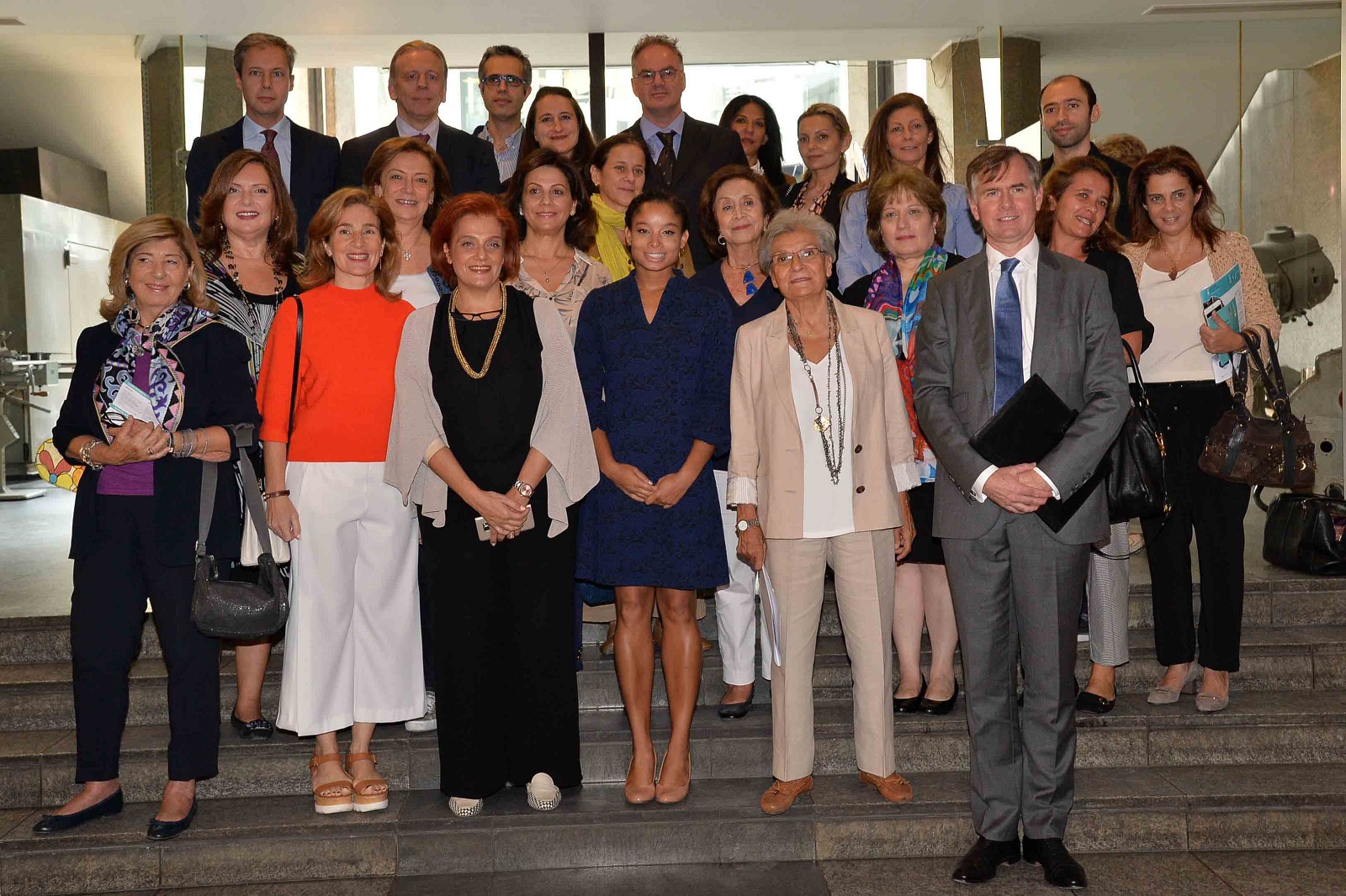 صورة جماعية من المؤتمر الصحفي