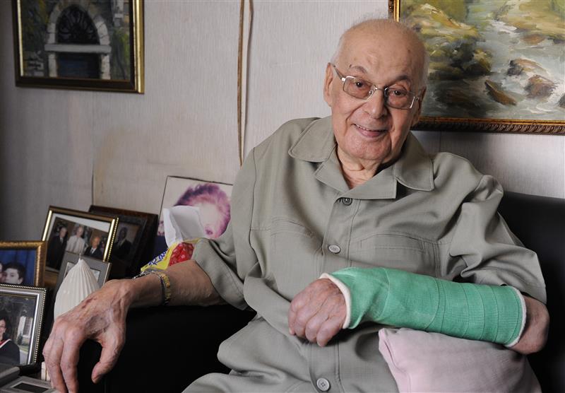 صحة الرئيس سليم الحص في تراجع لكن الضمير ما زال صاحيا، برغم تعب الجسد