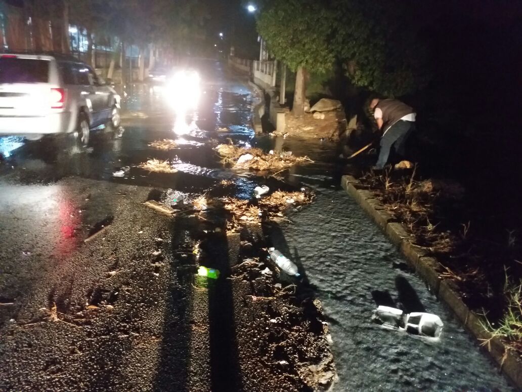 مجارير وأوساخ