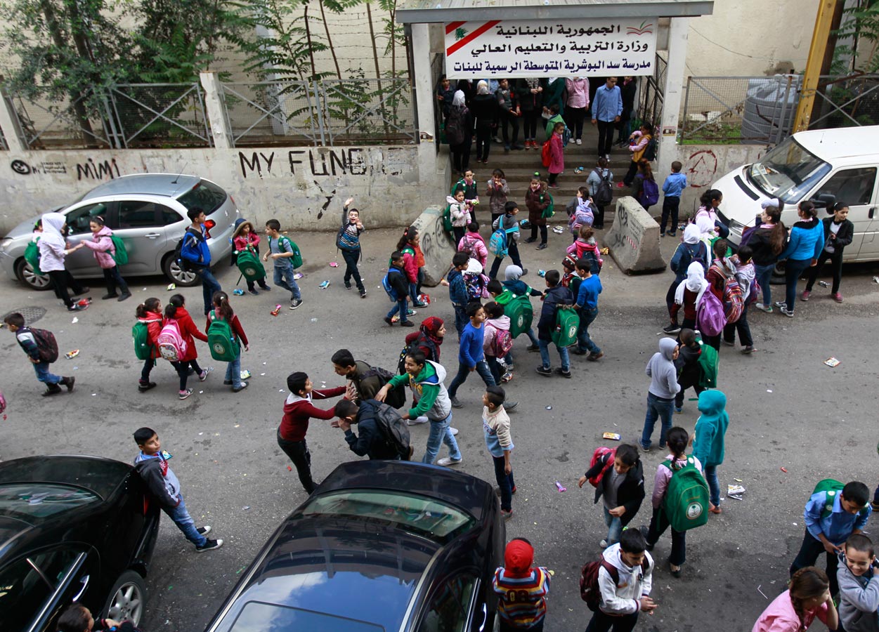 لا تهيبهم ضخامة السيارات ولا يرعبهم صراخ السكان في وجوههم (جوزف برّاك)