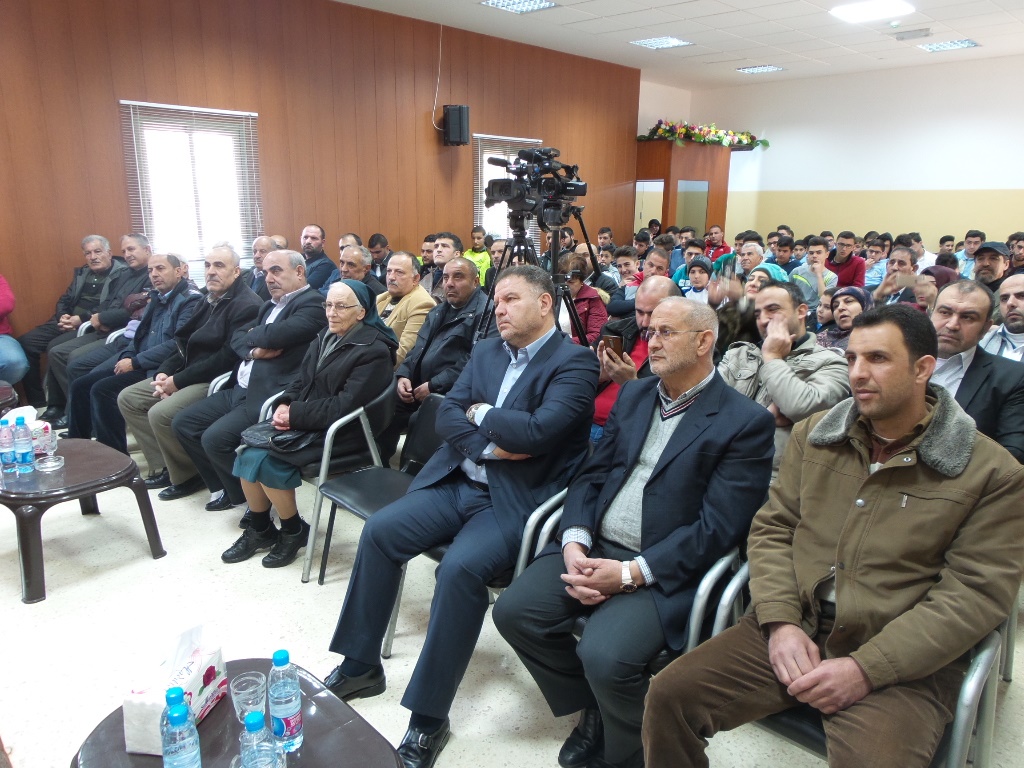 النائب علي فياض   في مقدم الحضور وبدا رئيس الاتحاد علي الزين الى جانبه