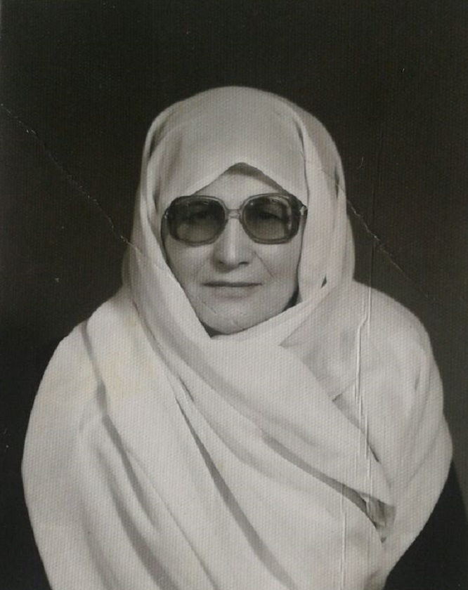 المرحومة الحاجة زينب عبد الحسن عواضة (أم أحمد أبوعبّاس) (زوجة الحاج علي محمود أبوعبّاس) 