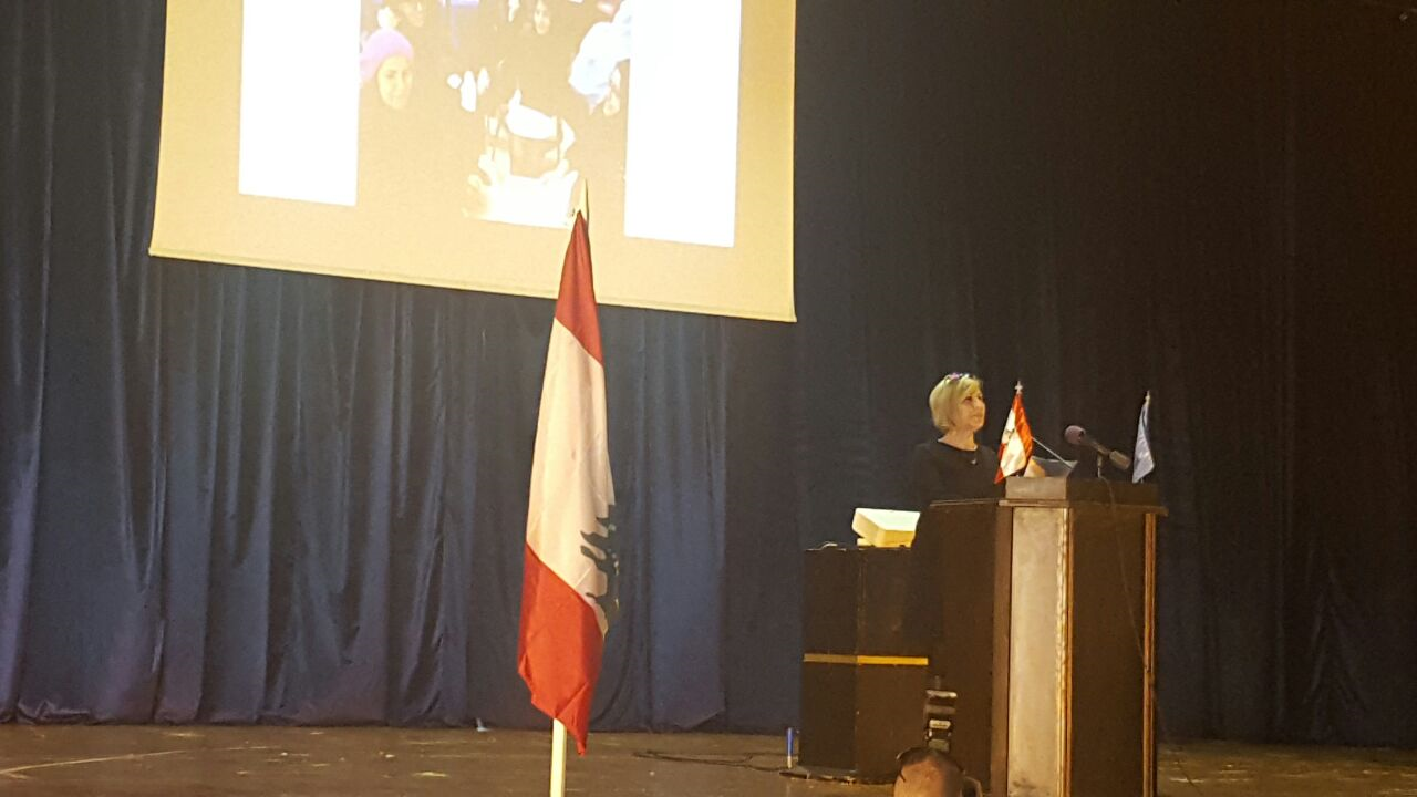 رئيسة جمعية سيدات الخيام، السيدة صباح أبوعباس، تلقي كلمتها