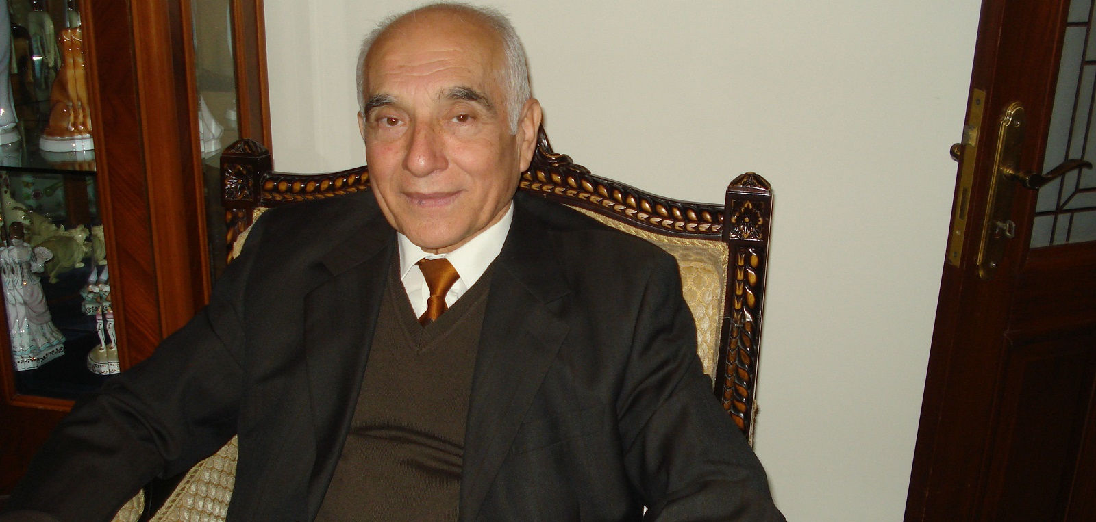 الشاعـر الســفير جودت نور الدين			  