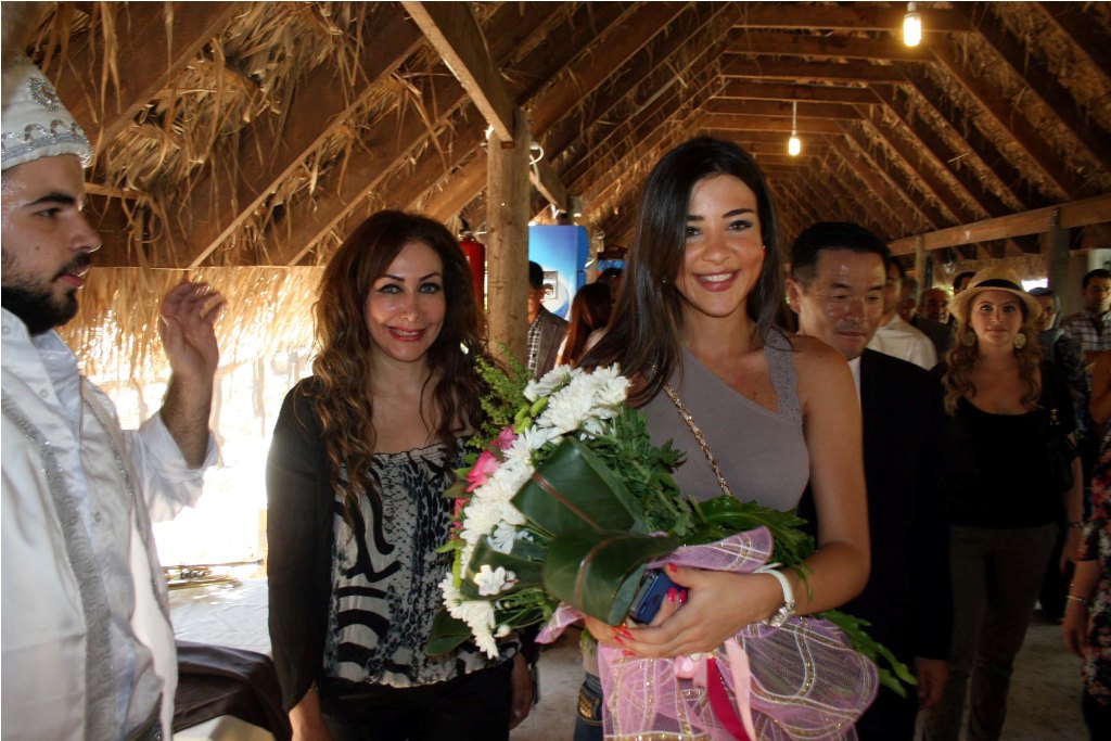 رهف وزهرة عبدالله  في منتجع حصن الوزّاني - من الأرشيف