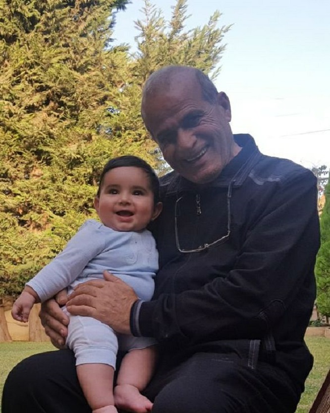 غالب عياش وأحد الأحفاد