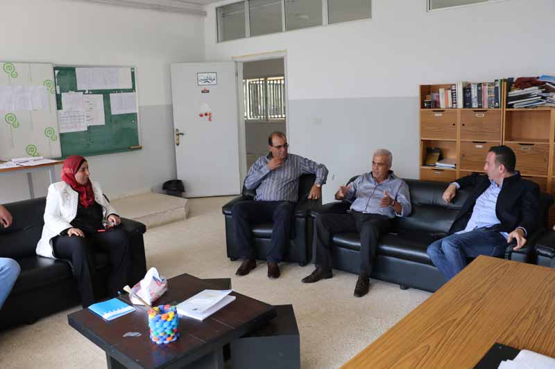 الخطيب ومدير مدرسة الهبارية سعيد ابراهيم